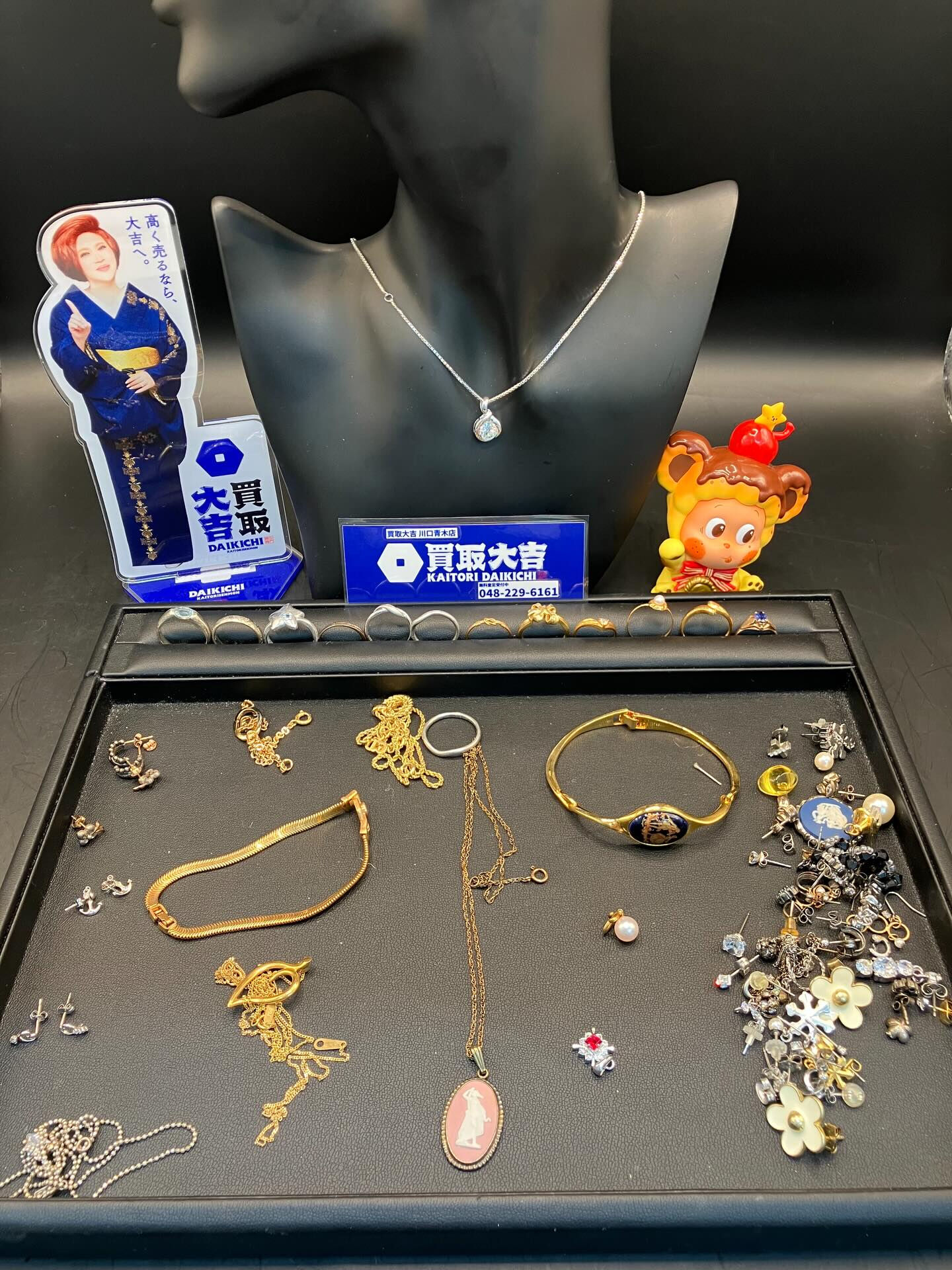 アクセサリーをお譲りいただきました♪